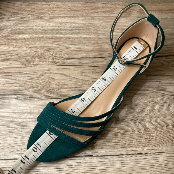 DearOnly. Kitten Heel. Open Toe Buckle Sandals. Green. Women Size 10.5 - Picture 6 of 7